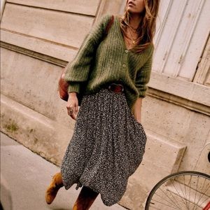 ✨NWT Sezane Elie Skirt